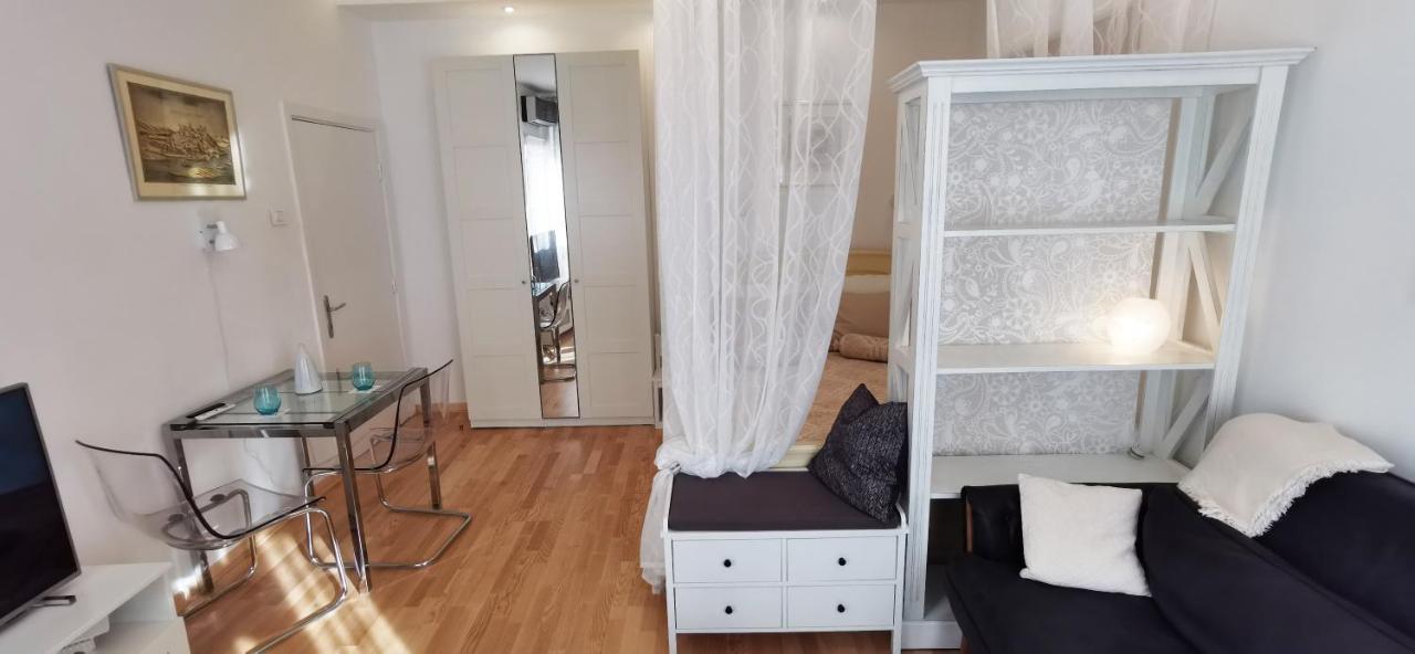 Gala City Center Apartman Belgrado Exterior foto